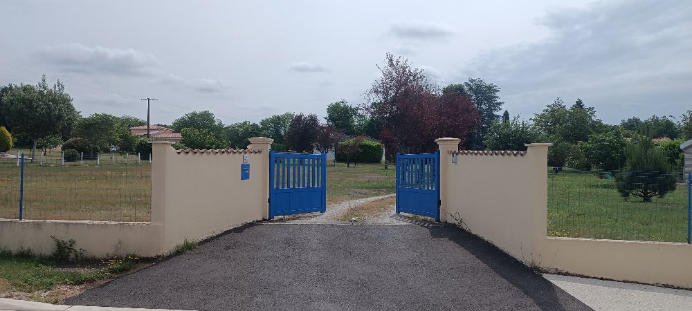 Aire camping-car  Clotte (17360) - Photo 4